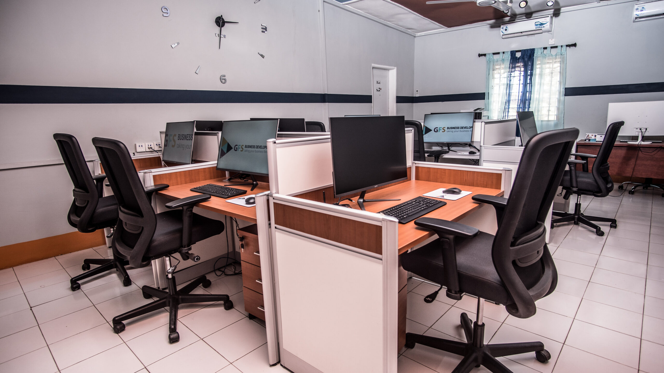 computerRoom-copy-scaled